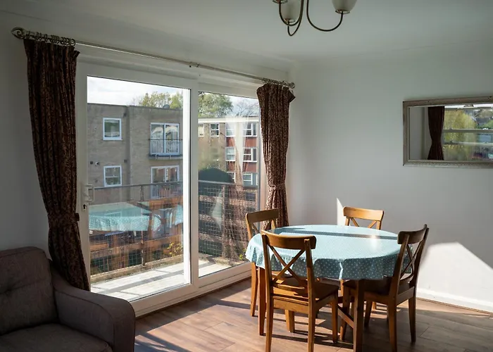 Two Bedroom Flat, North Oxford