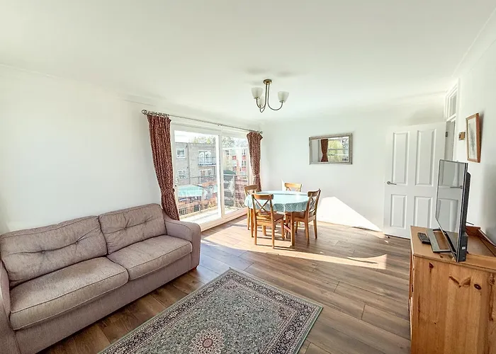 Two Bedroom Flat, North Oxford