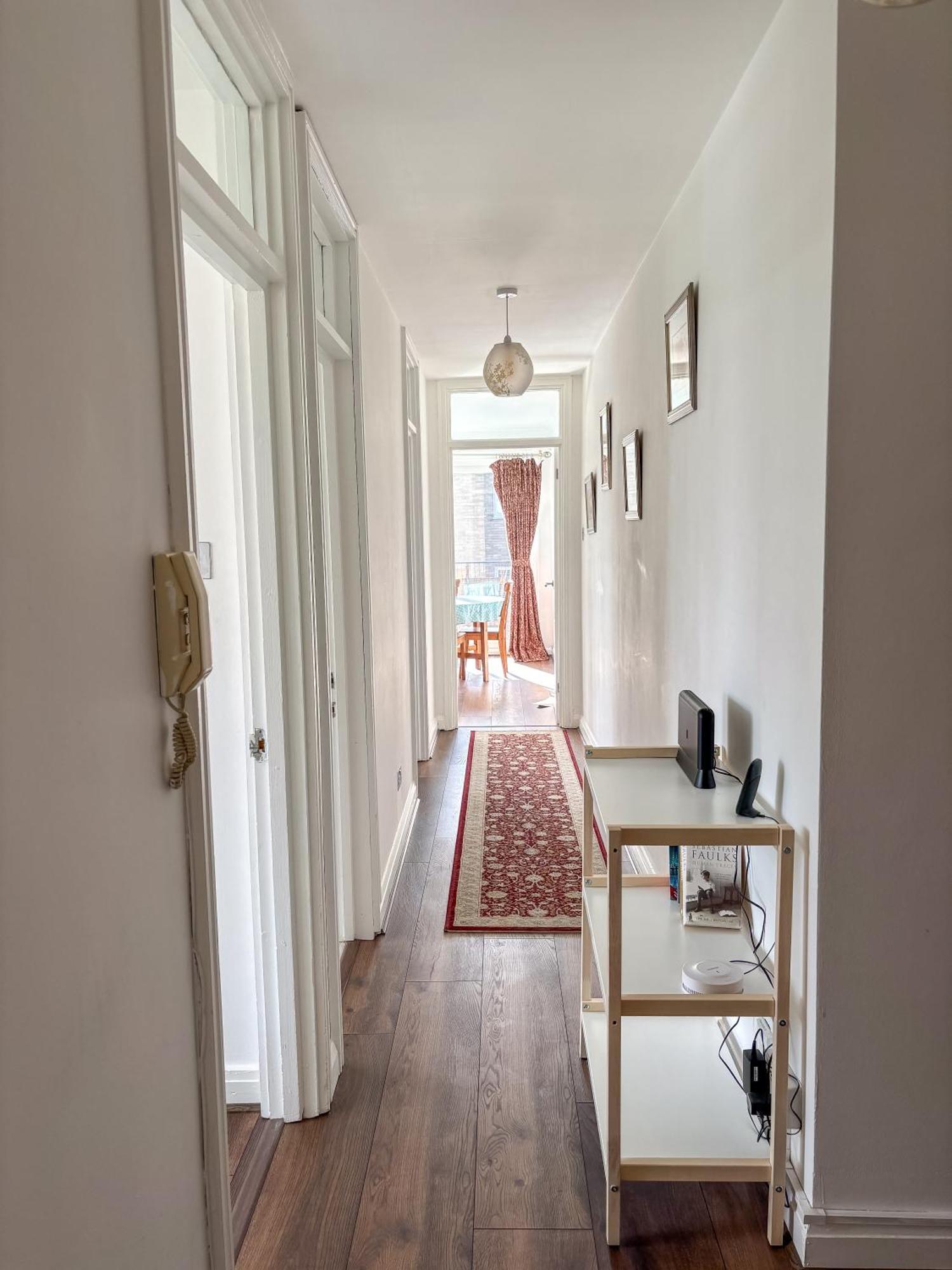 Two Bedroom Flat, North Oxford