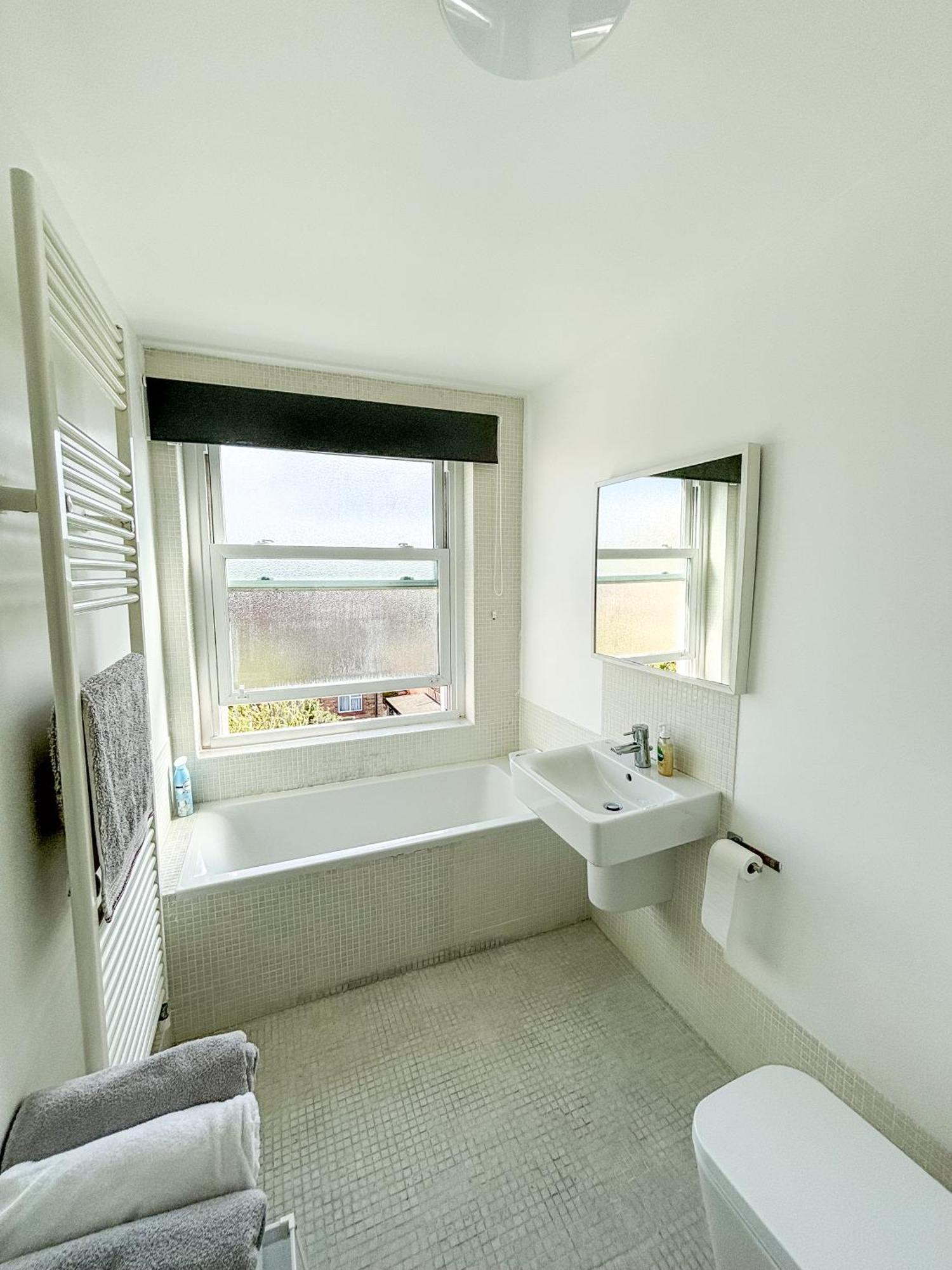 Two Bedroom Flat, North * Oxford